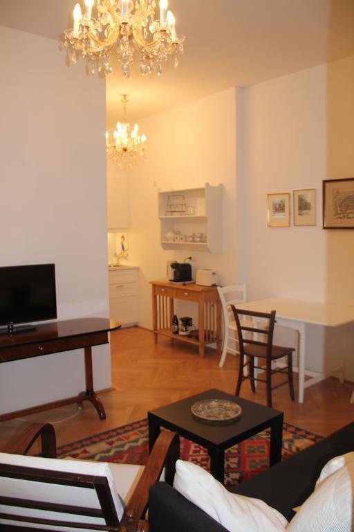 Premarental Bécs Szoba fotó