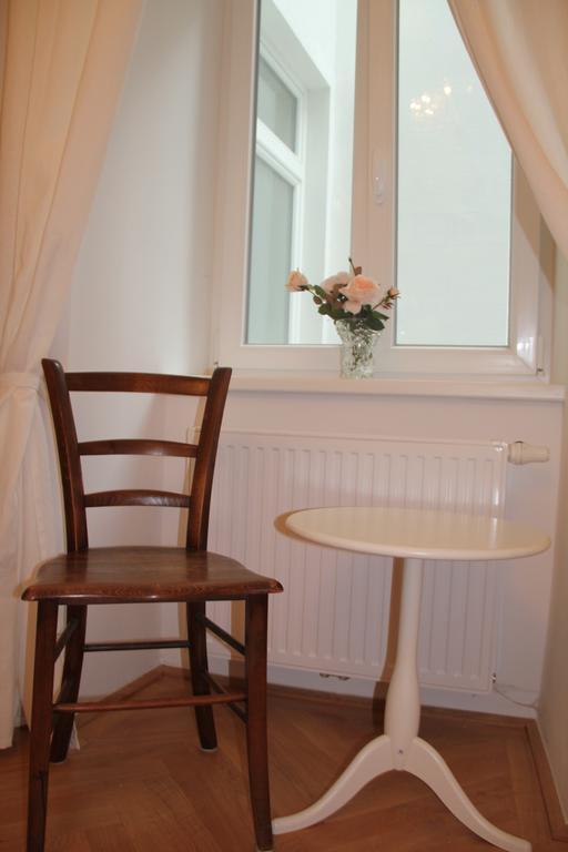 Premarental Bécs Szoba fotó